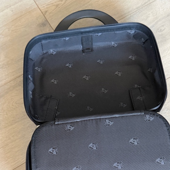 Heys Blue Butterfly Cosmetic Case - Picture 4 of 6